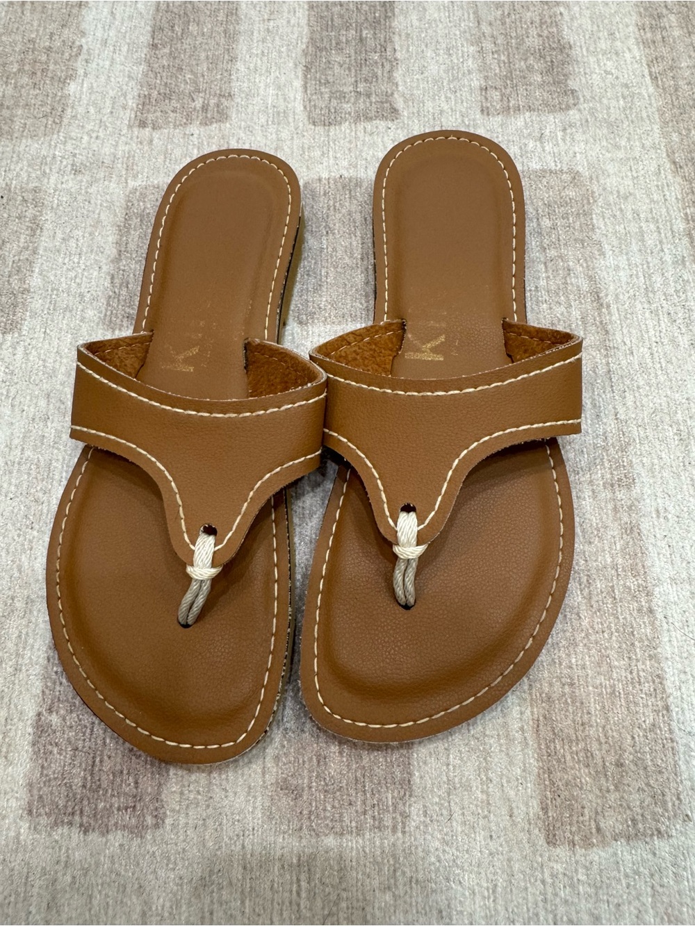 Women's Kino Tan Leather Thong Sandals with Contrast Stitching